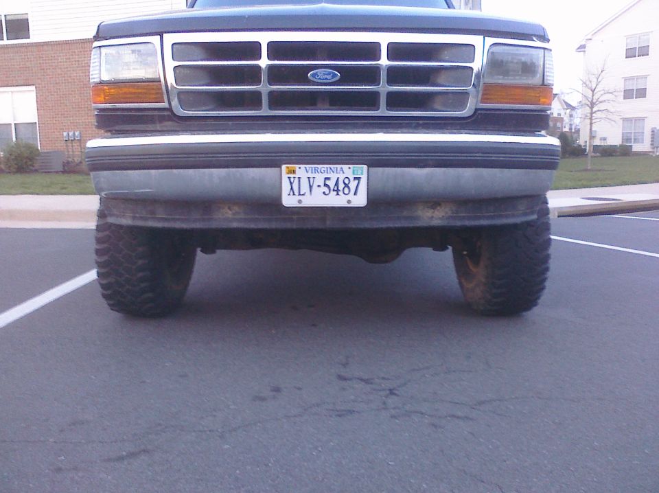 1995 Ford Bronco front end with Virginia license plate XLV-5487