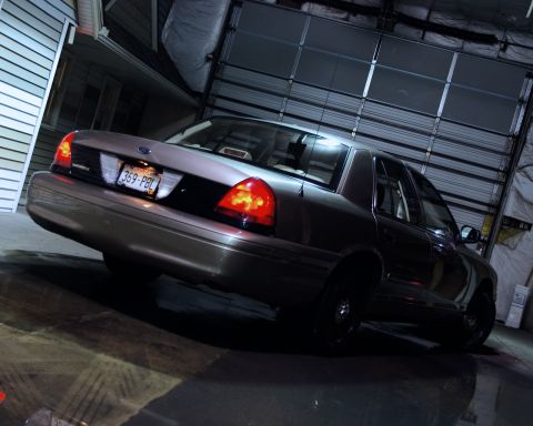 2005 Ford Crown Victoria - In The Wash Bay 02