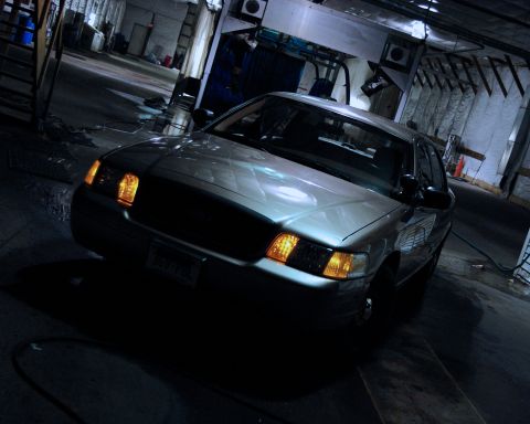 2005 Ford Crown Victoria - In The Wash Bay 04