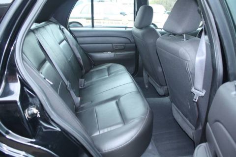 2005 Ford Crown Victoria photo