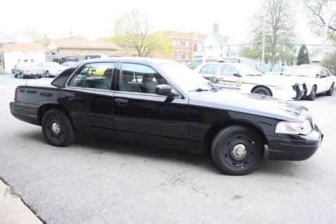 2005 Ford Crown Victoria photo