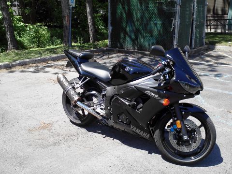2008 Yamaha R1 photo