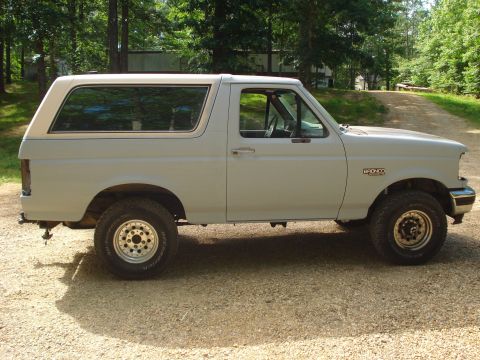 1993 Ford Bronco photo