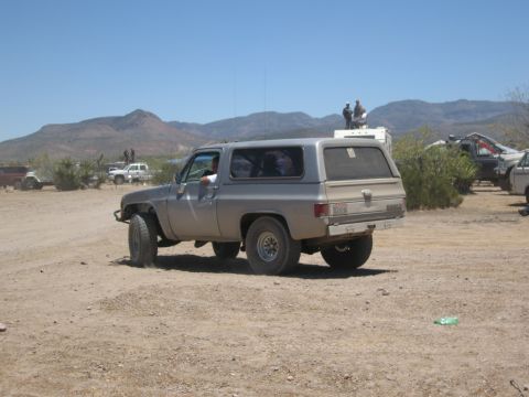 1986 Ford Bronco - This SUV appears to be from the 1970s or 1980s, not a 1986 model.