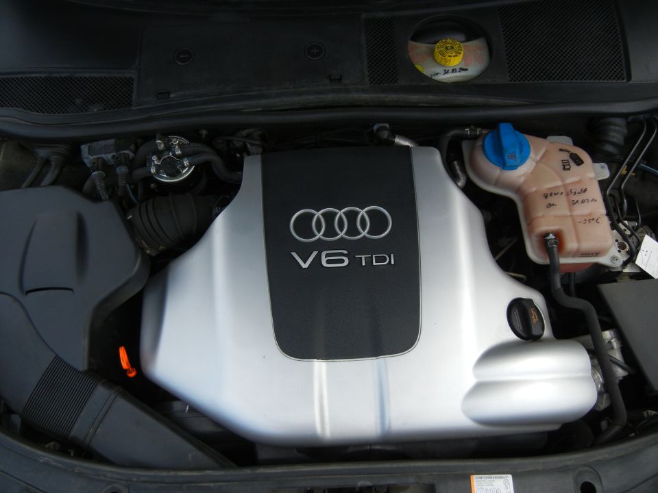 Audi V6 TDI engine cover with coolant reservoir
