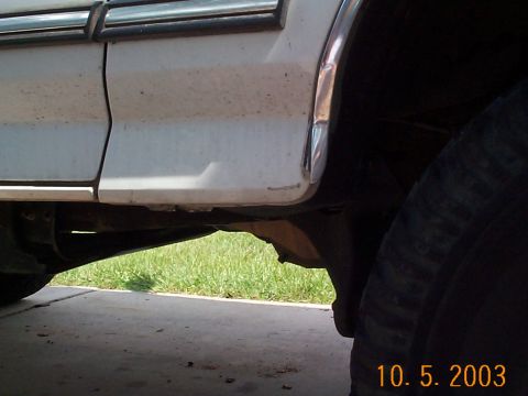 1992 Ford Bronco - This is what the fender mount will look like once it has been trimmed down. The grinder made pretty quick work of that metal.