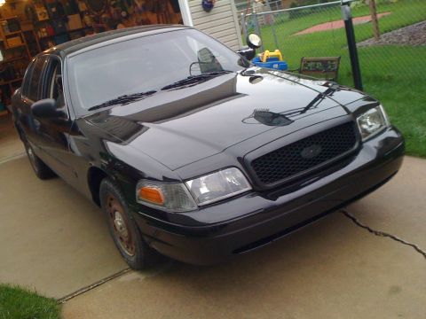 2004 Ford Crown Victoria photo