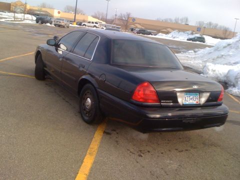 2004 Ford Crown Victoria photo