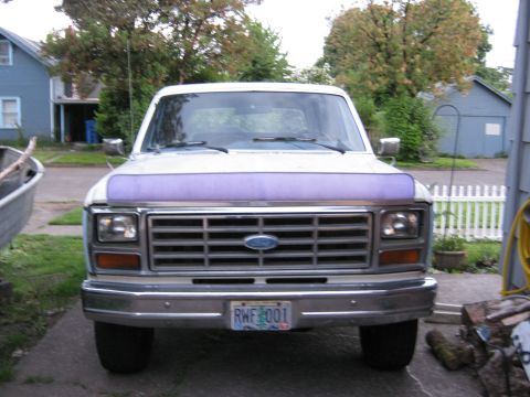 1985 Ford Bronco - This Ford truck's grille design suggests a model year in the early 1980s, not 1985.