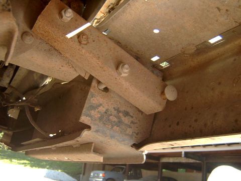 1982 Ford Bronco - thats how my rear bumper is attached