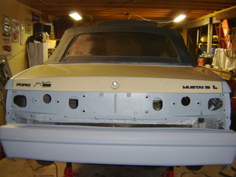 1984 Ford Mustang - got the replacement truck lid resting inplace.