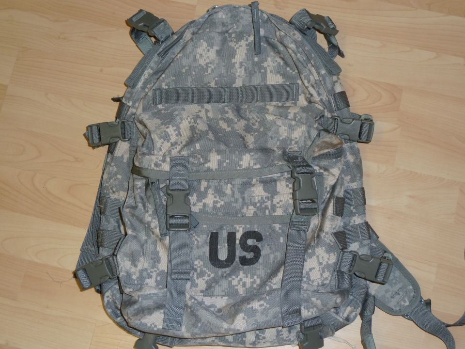 US Army backpack with digital camouflage and "US" marking