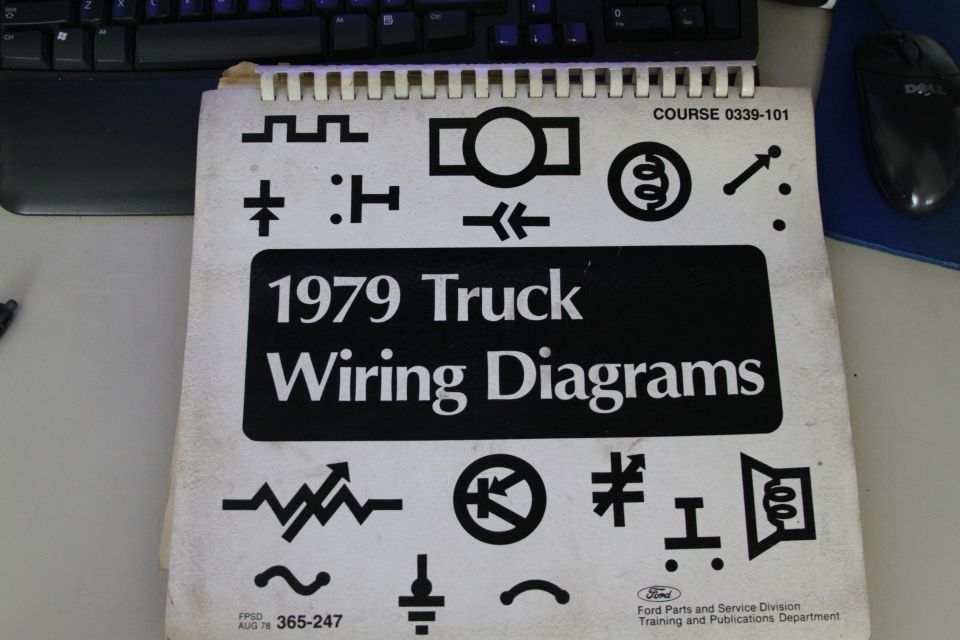 1979 Ford Truck Wiring Diagrams service booklet cover, Ford Parts and Service Division Course 0339-101