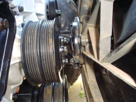 1989 Ford Bronco - Engine pulleys and fan shroud detail.