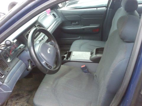 2002 Ford Crown Victoria photo