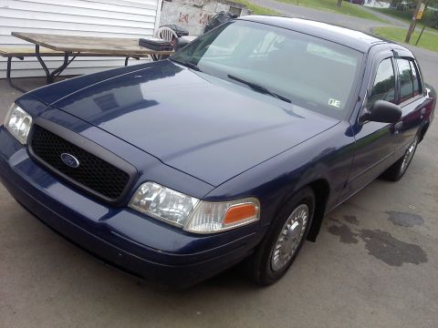 2002 Ford Crown Victoria photo