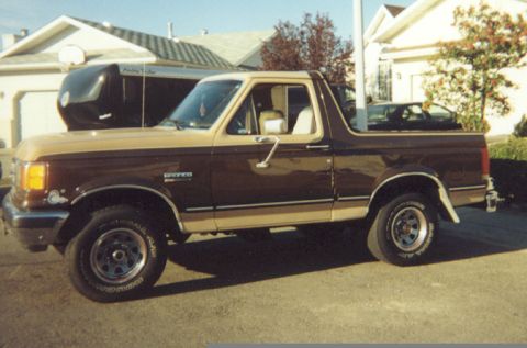 1987 Ford Bronco - My 1987 Ford Bronco XLT, just a few days after I bought her. She is pretty clean, do to the nature of her weekend driving she is pretty dir…