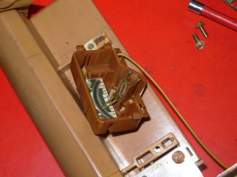 1983 Ford Bronco - The wiper arm is loose inside the sender housing, without the float arm to hold it. The rheostat board snaps into the housing. It's easy to…