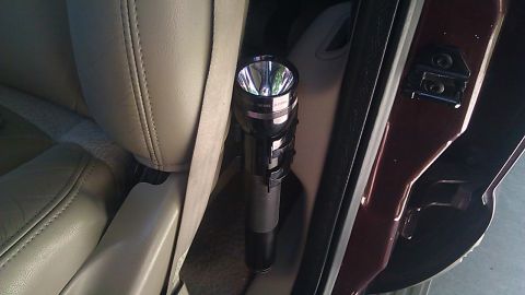 2000 Ford Excursion - Saw this on a post on the Ford Truck Enthusiast site...tight fit in a 2000 but it works.
