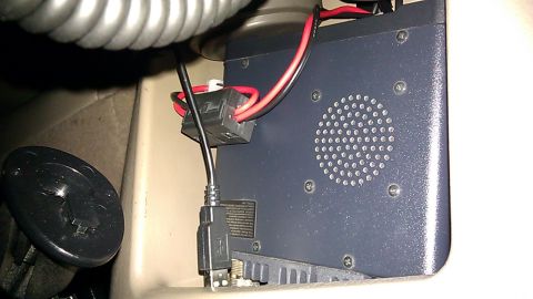 2000 Ford Excursion - UHF/VHF radio (2m/70cm) in the compartment along the front of the console.