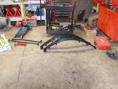 1995 Ford F-150 - other parts unloaded at swap location waiting to be put on.