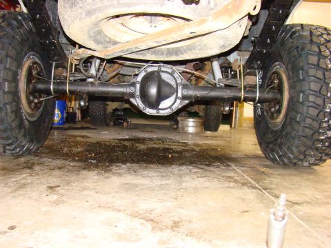 1995 Ford F-150 - axle under truck.