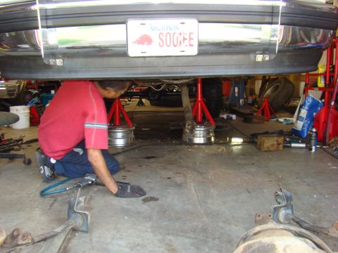 1995 Ford F-150 - my trusty trinidadian helper for the project...doing uhhhh.....well i dont know.