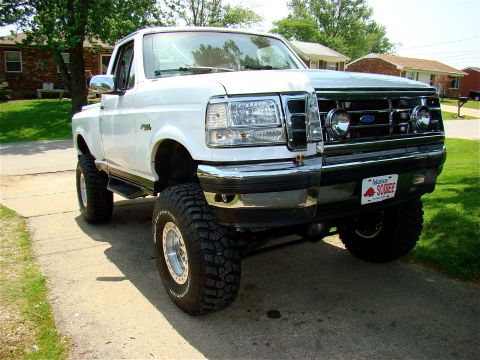 1995 Ford F-150 - and she's alive!