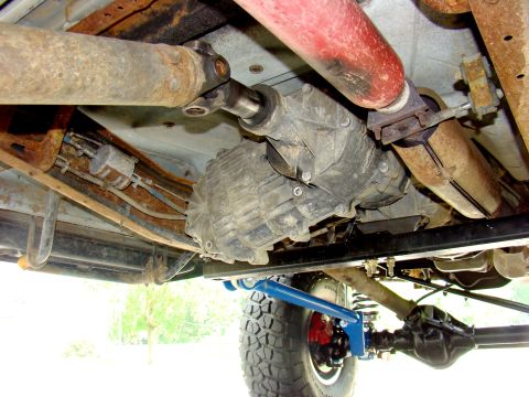 1995 Ford F-150 - next thing on the list is to get a bronco transfer case as it has a flange mount on the output to the rear which will allow the use of a do…