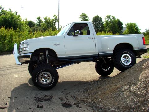1995 Ford F-150 - well its all togather so lets test some flex? the limiting factor? front brake lines. coulda got more so i will be swithching for a center…