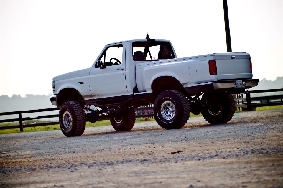 all photos of the truck were shot by both my buddies Arash Kassa and Elija Bowman. Thanks guys.
