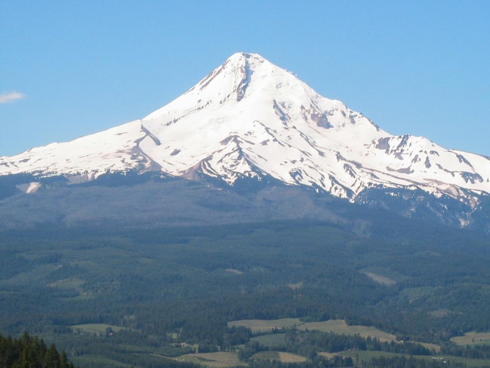 Mt. Hood (zoom)