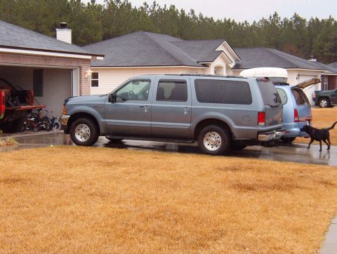 2000 Ford Excursion photo