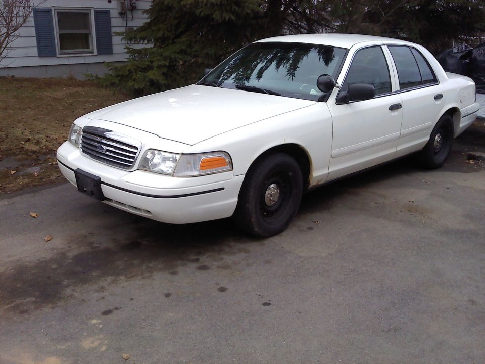 2000 Ford Crown Victoria