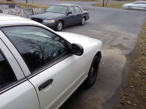 2000 Ford Crown Victoria photo