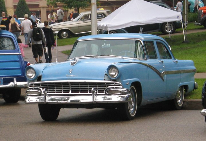 1956 Ford Fairlane “Suzey”