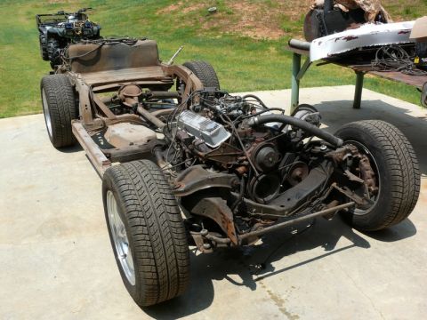 1976 Chevrolet Corvette - This 1976 Chevrolet Corvette chassis is missing its body and interior components.