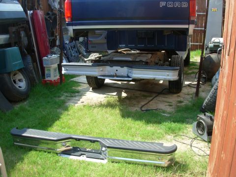 1995 Ford F-150 - Frank bought it a month ago, and it's finally back for one more front fuel pump. For more info, read these captions: [url=https://www.super…
