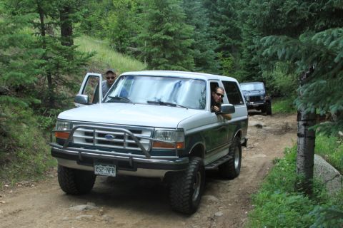 1996 Ford Bronco - This Ford Bronco appears to be from the mid-1990s, not a 1996 model, as it has the older body style.
