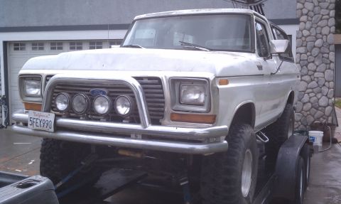 1978 Ford Bronco - This 1978 Ford Bronco is equipped with a brush guard and auxiliary lights, ready for off-road adventures.