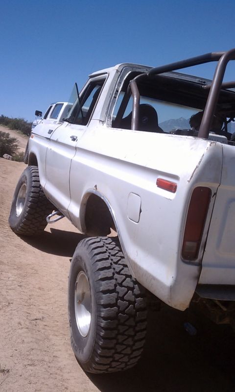 1978 Ford Bronco - This modified 1978 Ford Bronco is equipped for off-road adventures on a dusty trail.