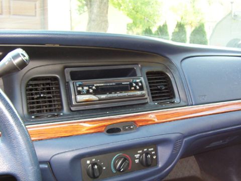 1995 Ford Crown Victoria photo