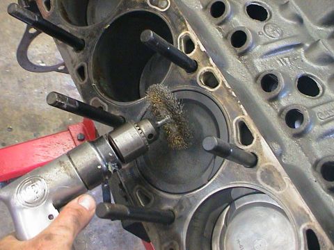 1979 Ford Bronco - wire brush to the rescue
