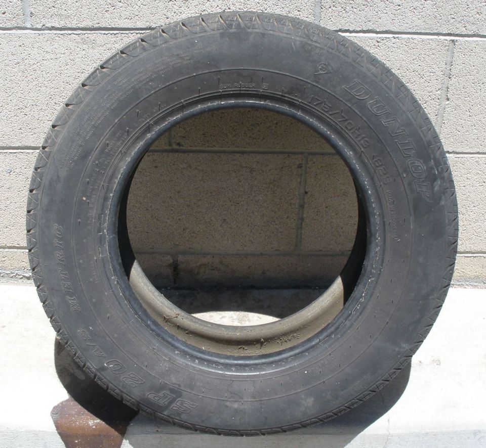 Dunlop tire with 175/70R13 size visible