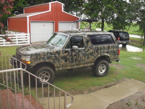 1993 Ford Bronco - A better shot of the paint job.