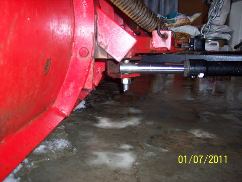 1973 Ford F-250 - Snow plow hydraulic cylinder and mount detail.