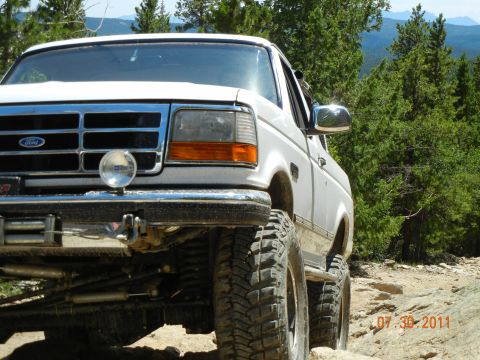 1996 Ford Bronco - This 1996 Ford Bronco is equipped for off-road adventures on a mountain trail.