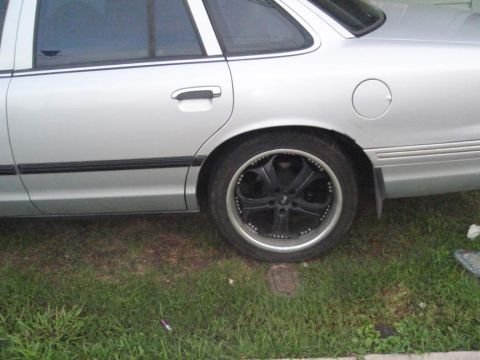 1997 Ford Crown Victoria photo