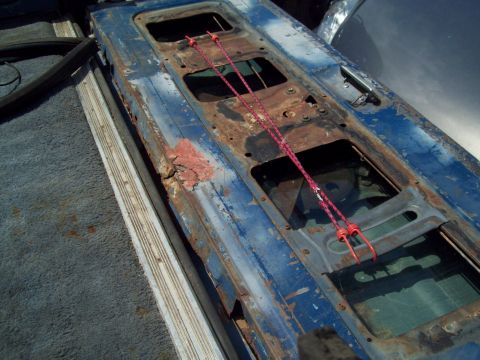 1985 Ford Bronco - tailgate needs a little work