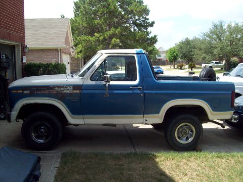 1985 Ford Bronco - the 85, first tim I took the top off